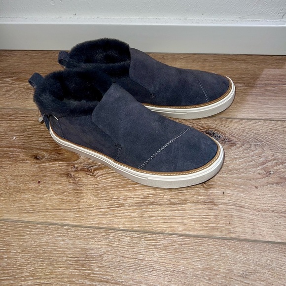 NWT Women's Tom’s Grey Suede Paxton Water Resistant Sneakers Size 6 - Picture 3 of 5